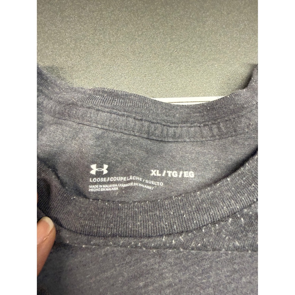 Under Armour Freedom Mens XL Gray Red American Flag Graphic T-Shirt Loose Fit - Picture 7 of 9